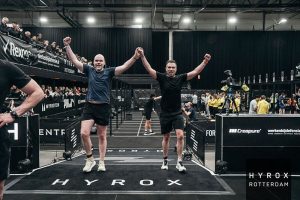 Wat is het verschil tussen HYROX Doubles en Singles?